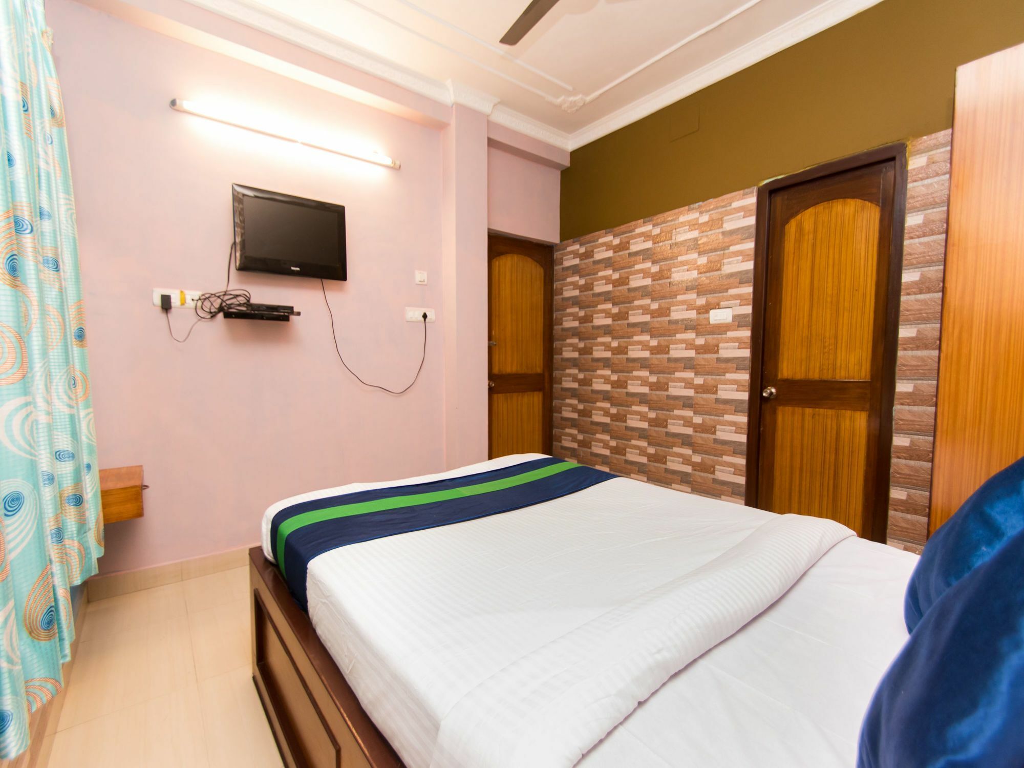 Oyo 2510 Near Camac Street Otel Kalküta Dış mekan fotoğraf