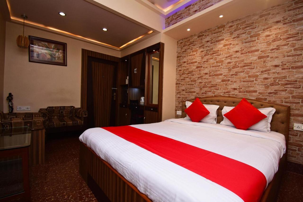 Oyo 2510 Near Camac Street Otel Kalküta Dış mekan fotoğraf