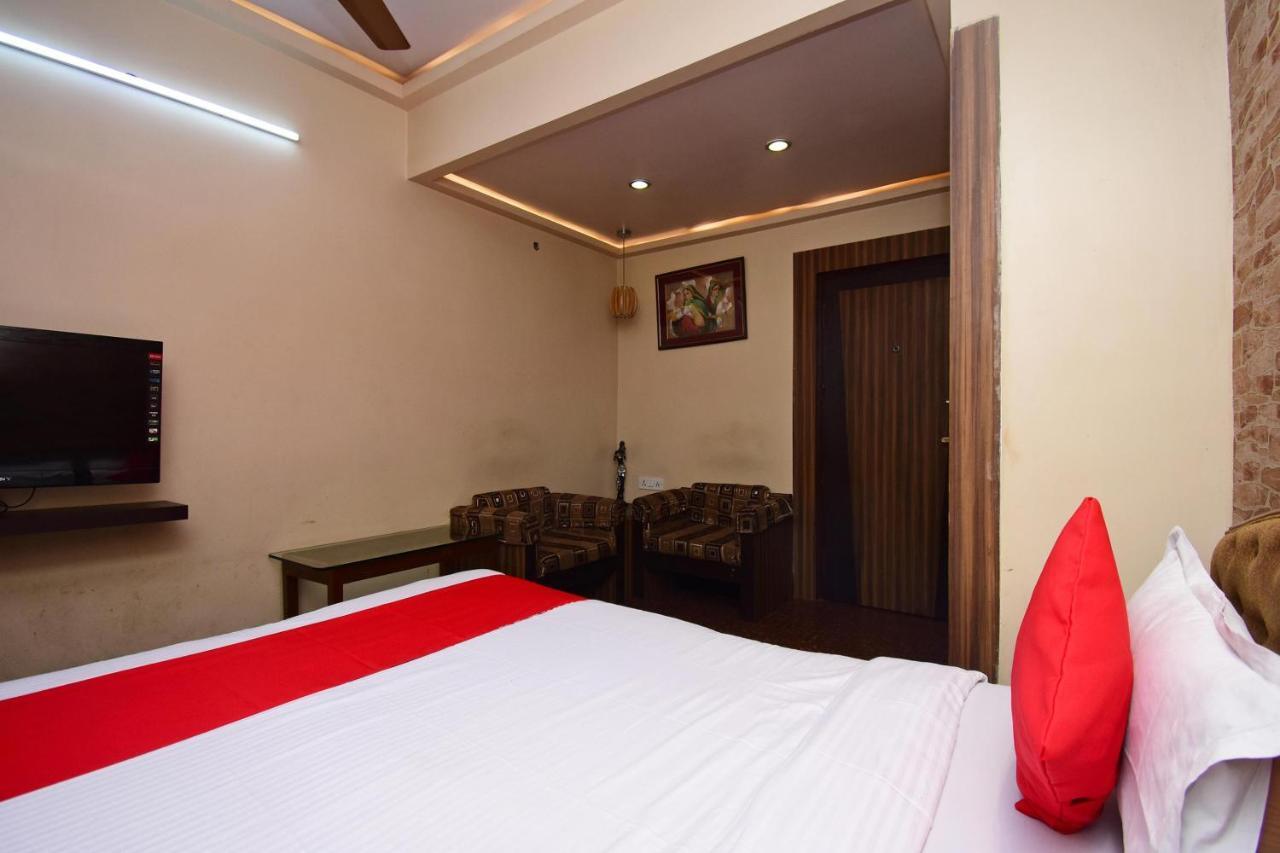 Oyo 2510 Near Camac Street Otel Kalküta Dış mekan fotoğraf